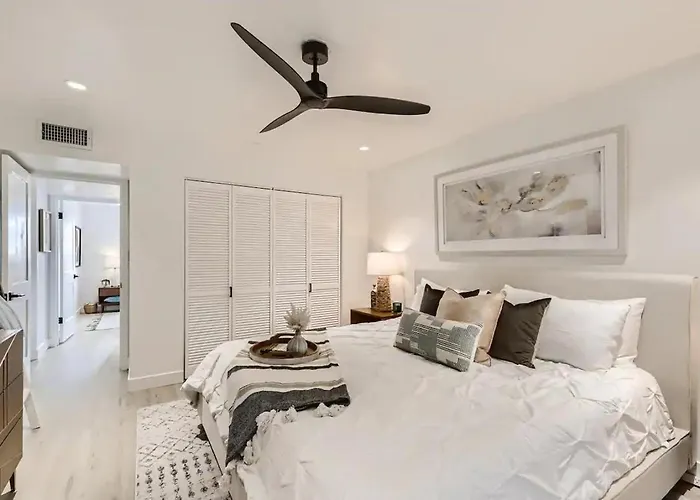 Luxury In Old Town Wpool Holiday home Scottsdale