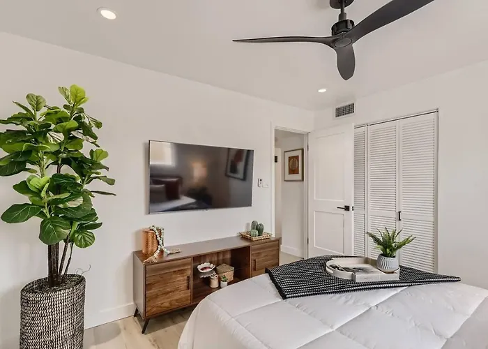 Luxury In Old Town Wpool Holiday home *